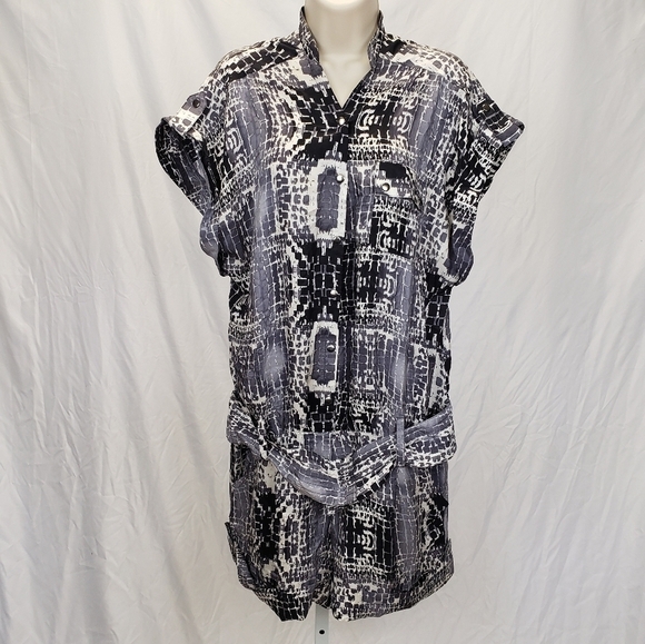 Bebe Snakeskin Romper Shorts with belt size large - Picture 1 of 12